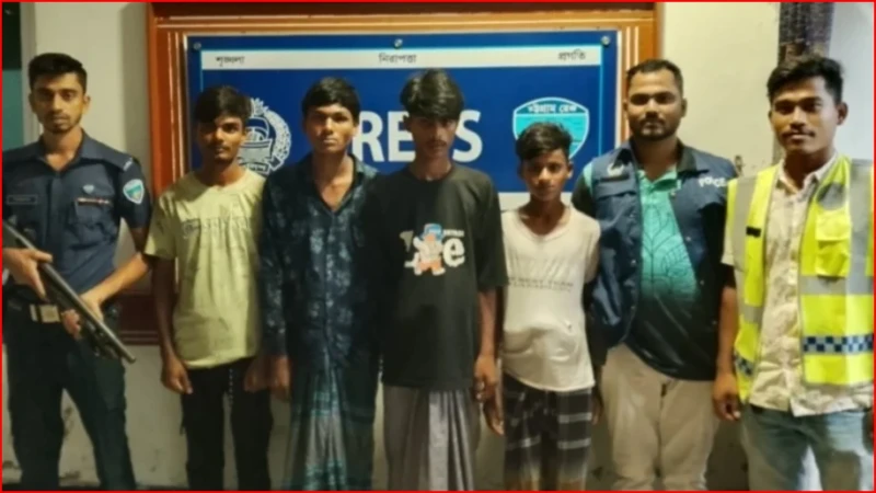সাতকানিয়ায় স্কুলছাত্রীকে দলবদ্ধ ধর্ষণ ও হত্যাচেষ্টা, গ্রেপ্তার ৪