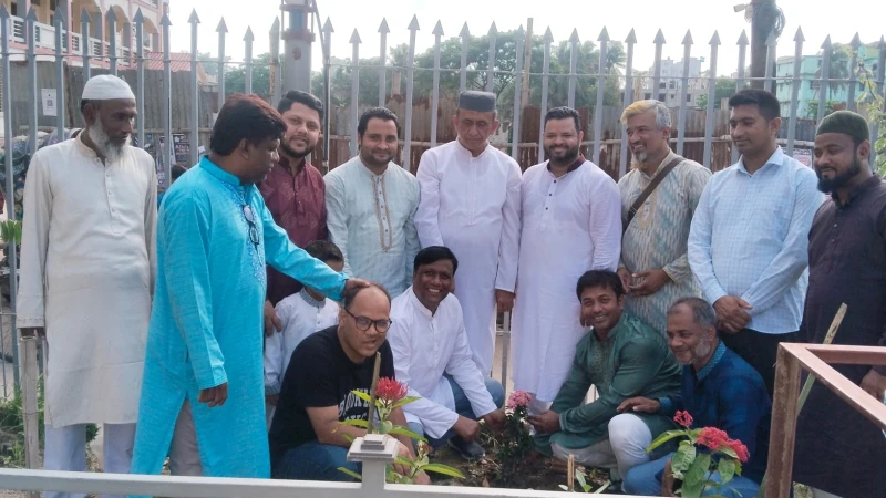 চট্টগ্রামের জামেয়া আহমদিয়া সুন্নিয়া কামিল মাদ্রাসায় মৌসুমি ফল উৎসব ও বৃক্ষরোপণ