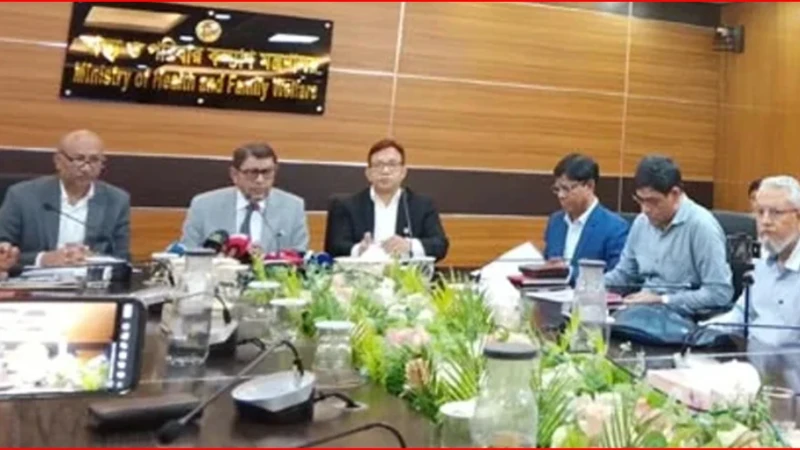 বন্যাকবলিত ১১ জেলায় চিকিৎসক-স্বাস্থ্যকর্মীদের ছুটি বাতিল, প্রতিটি উপজেলায় মেডিকেল টিম