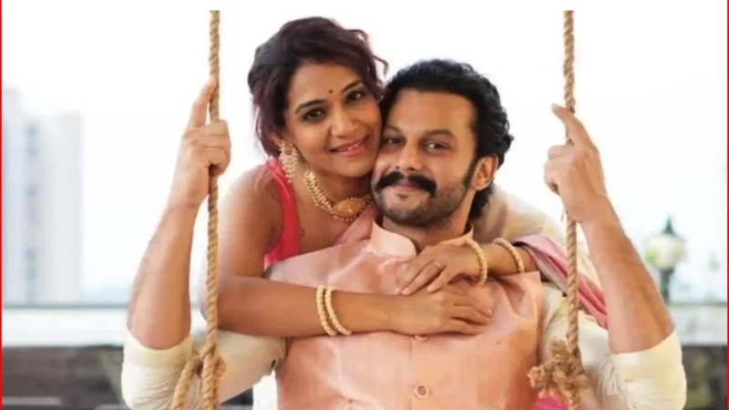 শুটিং সেটে শুরু প্রেম, ১৫ বছরের দাম্পত্যের ইতি টানলেন আদীনাথ-উর্মিলা