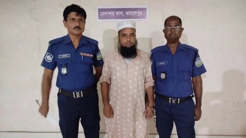 জামালপুরে গৃহবধূর গোপন ভিডিও ধারণের অভিযোগে ব্যবসায়ী গ্রেপ্তার