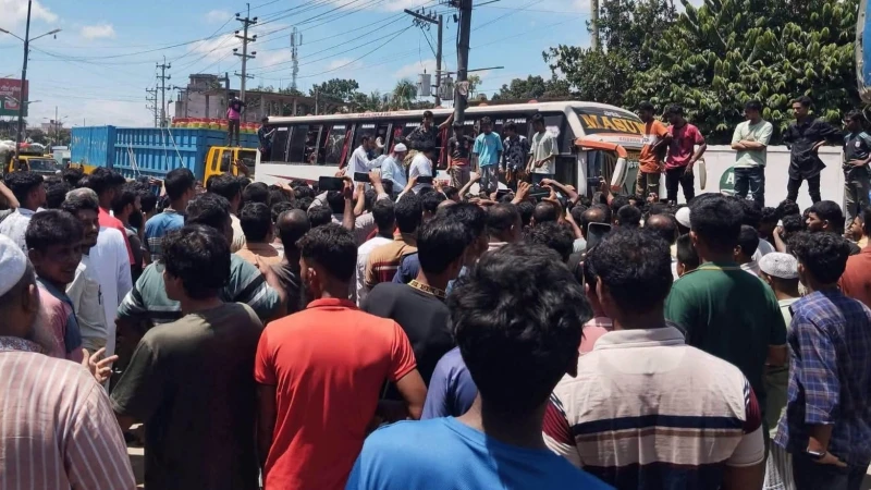মাধবদীতে নিরবচ্ছিন্ন বিদ্যুতের দাবিতে মহাসড়ক অবরোধ