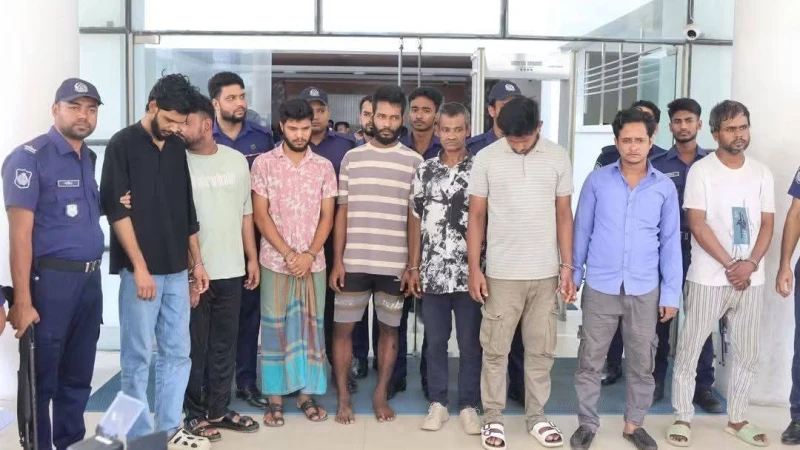 চাঁদার জন্য চিকিৎসককে হুমকি, ‘১০০ পুলিশ থাকলেও গুলি করে মেরে ফেলব’