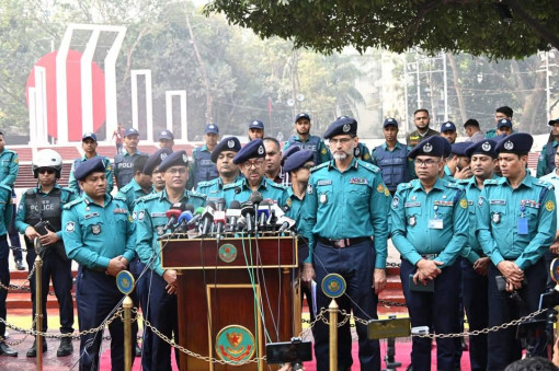 একুশে ফেব্রুয়ারিতে কেন্দ্রীয় শহিদ মিনার কেন্দ্রিক কয়েক স্তরের নিরাপত্তা ব্যবস্থা থাকবে: ডিএমপি কমিশনার