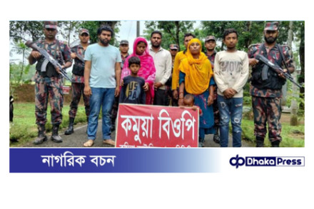 কুমিল্লা ও ফেনী সীমান্তে বিএসএফের পুশইন, আটক ৫২ বাংলাদেশি