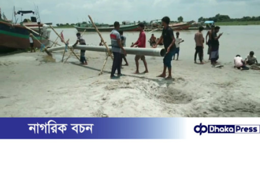 নাটোরের লালপুরে পদ্মা নদীর তীরে অবৈধ বালি উত্তোলন বন্ধে সেনাবাহিনীর তৎপর