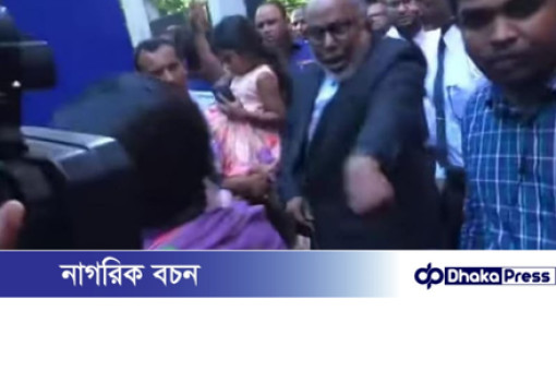 ‘ক্যামেরা নামাও, এটা খেলার মাঠ নয়, এটা আদালত’