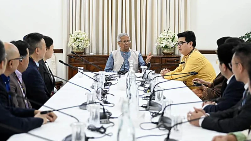 বাংলাদেশে ‘হেলথ সিটি’ ও টিকা উৎপাদনের সম্ভাবনা: ড. ইউনূসের সঙ্গে চীনা প্রতিনিধিদের মেগা বৈঠক