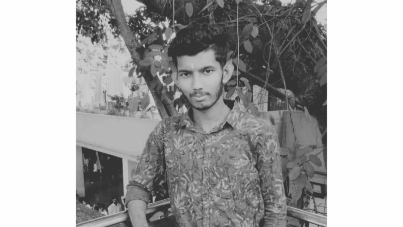 বান্দরবানে চাঁদের গাড়ি থেকে পড়ে যুবকের মৃত্যু