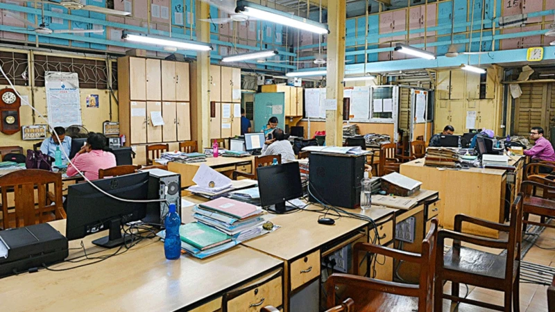 সরকারি কর্মচারীদের অফিসের সময় নিয়ে নতুন নির্দেশনা জারি