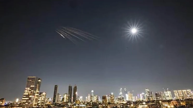 আগুনের বৃষ্টি ও বাংকারে বন্দি জীবন: মধ্যপ্রাচ্যে ধ্বংসযজ্ঞের এক সপ্তাহ