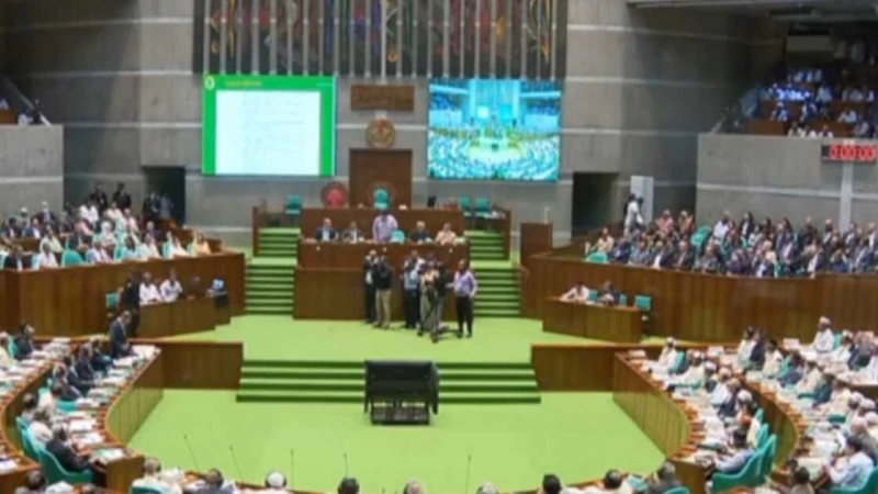 কুরআন তেলাওয়াতের মাধ্যমে শুরু ত্রয়োদশ সংসদের প্রথম অধিবেশন