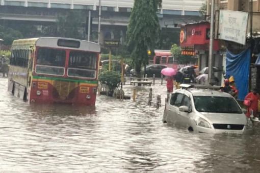 উত্তর ভারতে তুমুল বৃষ্টিপাতের বিপর্যইয়ে মৃত্যু ৩৪ জনের