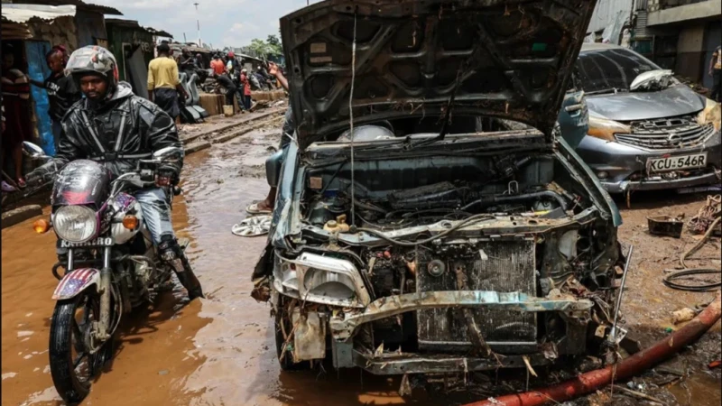 ভারী বৃষ্টি ও বন্যায় বিপর্যস্ত কেনিয়া, নিহত ৬৬