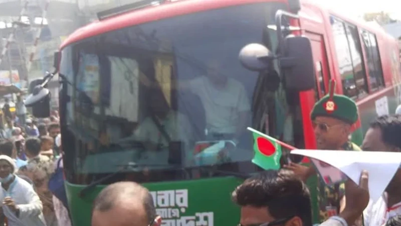 দিনাজপুর পৌঁছেছেন প্রধানমন্ত্রী