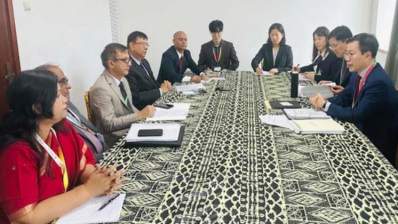 বাংলাদেশ ও দক্ষিণ কোরিয়ার মধ্যে দ্বিপাক্ষিক বৈঠক