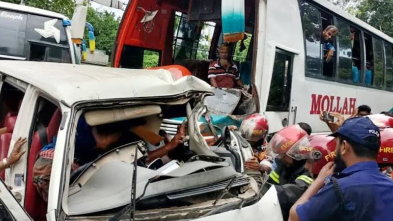 ঈদযাত্রায় ৩৭৭ দুর্ঘটনায় ৩৯৪ প্রাণহানি