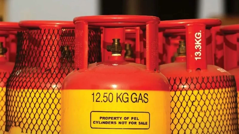 একলাফে এলপি গ্যাসের দাম বাড়ল ৩৮৭ টাকা