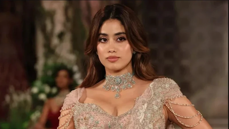 জীবনের ভয়াবহ অভিজ্ঞতার কথা শোনালেন জাহ্নবী