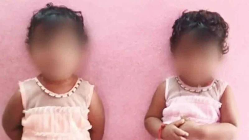 ছেলে না হওয়ায় ফুটফুটে জমজ কন্যাশিশুকে কসাইয়ের মতো হত্যা!