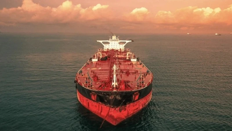 অকটেন-ফার্নেস অয়েল নিয়ে চট্টগ্রামে আসছে আরো দুই জাহাজ