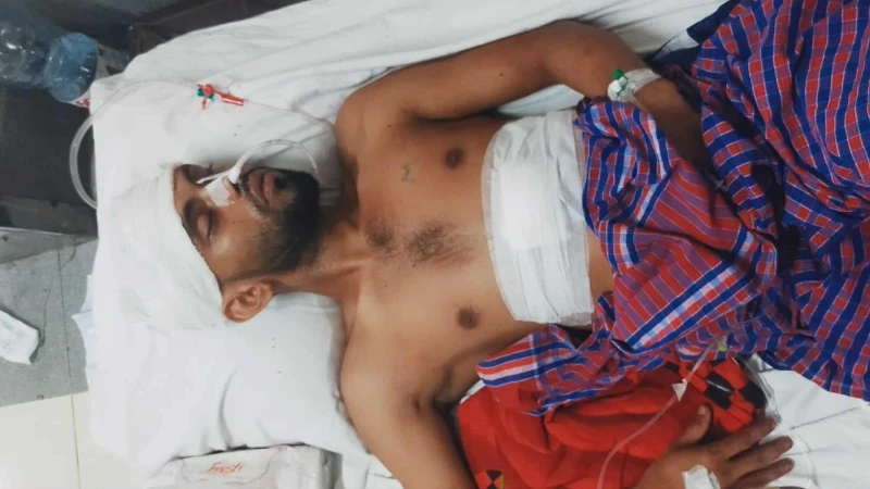 কুমিরায় পাওনা টাকা চাওয়াকে কেন্দ্র করে হামলা, একই পরিবারের ৩ জন আহত