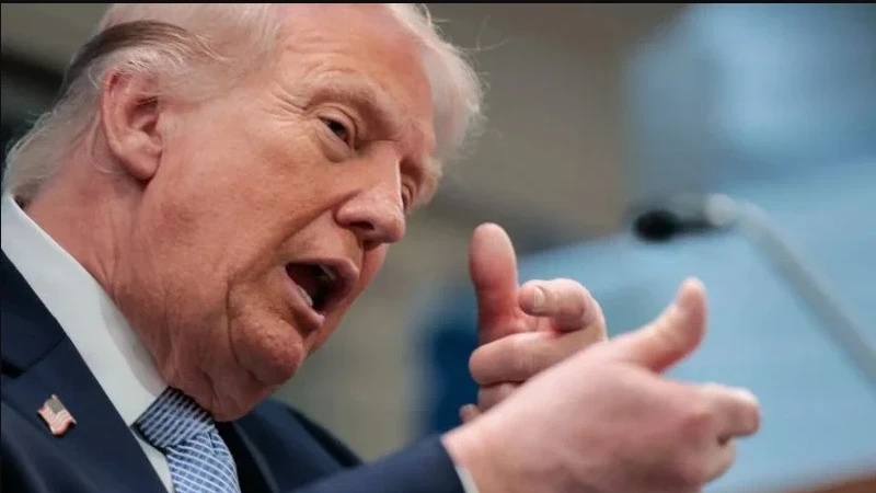 সোমবার সকাল ১০টায় ইরানি বন্দর অবরোধ শুরু হবে: ট্রাম্প