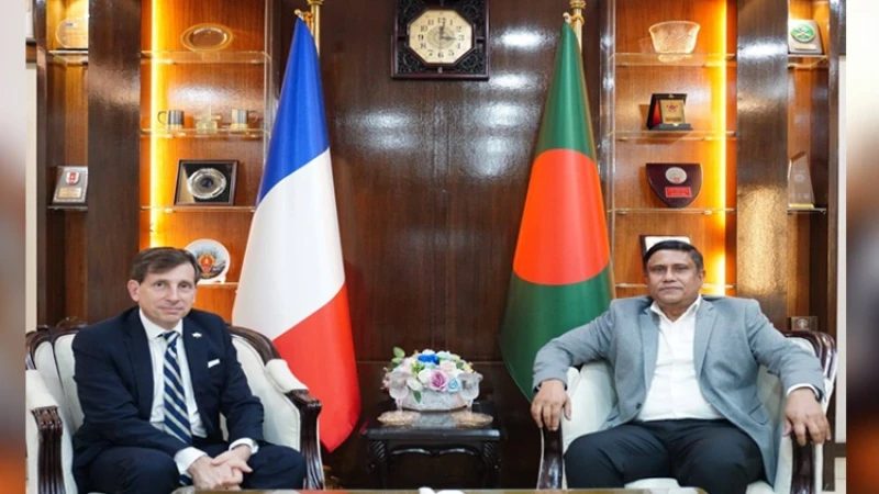 প্রধানমন্ত্রীর প্রতিরক্ষা উপদেষ্টার সঙ্গে ফ্রান্সের রাষ্ট্রদূতের সাক্ষাৎ