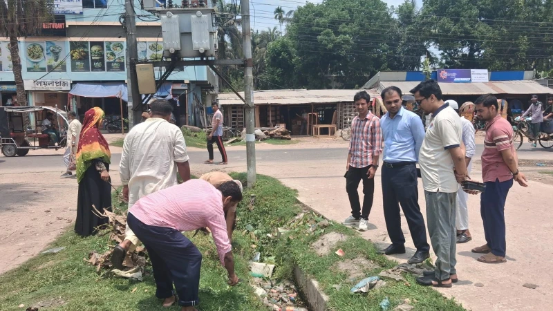 পিরোজপুর সদর উপজেলা চত্বরে পরিচ্ছন্নতা অভিযান