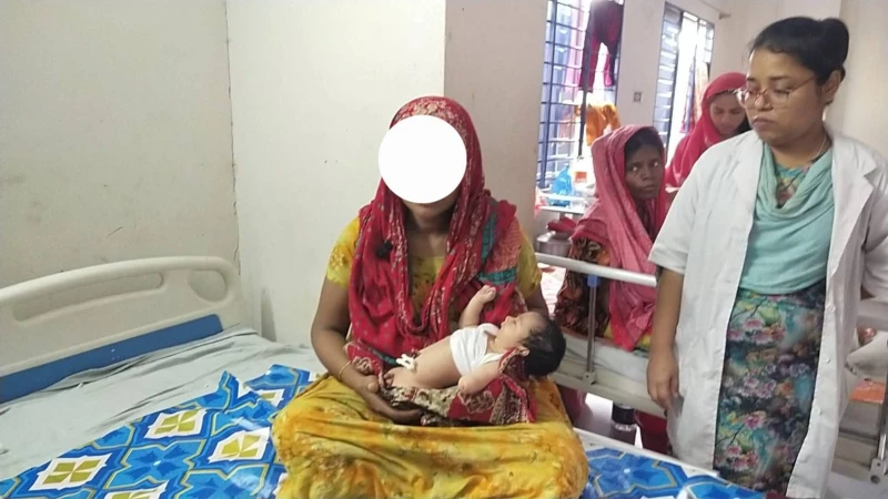 নেছারাবাদে বিকলাঙ্গ নবজাতককে ত্যাগে পিতার চাপ, মায়ের অটল ভালোবাসা