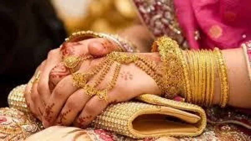 দেশে স্বর্ণের দামে ফের বড় পতন