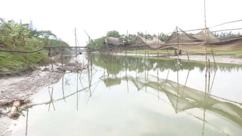 বৈশাখী ঝড়ে লক্ষ্মীপুর উপকূলে জলাবদ্ধতা, নদী খননের জোরালো দাবি