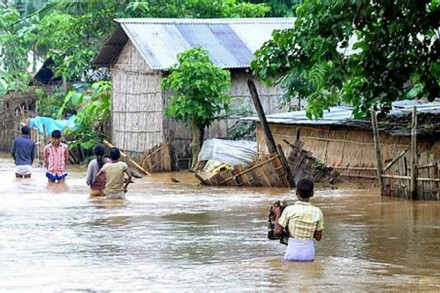 বন্যায় তিন জেলায় ক্ষতিগ্রস্ত ৩৮ হাজার ৪০০ পরিবার