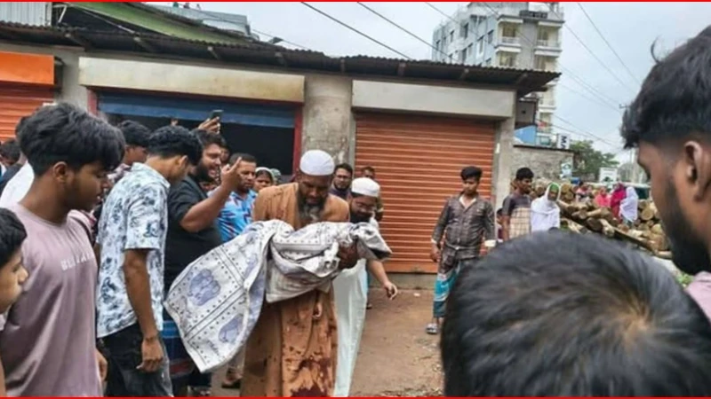কুমিল্লায় মোটরসাইকেল থেকে পড়ে শিশুর মৃত্যু