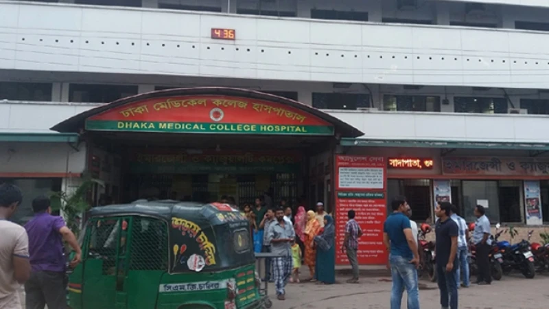 ডেমরায় মোটরসাইকেলের ধাক্কায় বৃদ্ধা নিহত