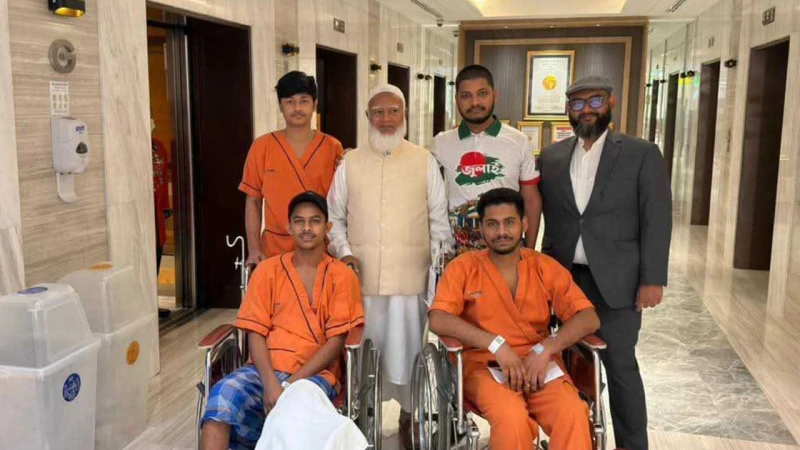 আহত জুলাই যোদ্ধাদের দেখতে ব্যাংককের হাসপাতালে জামায়াত আমির