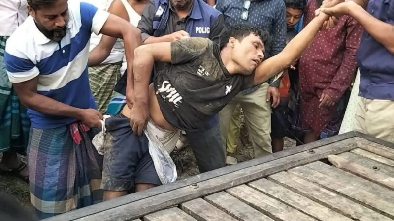 গাজীপুরে তিনজনকে পিটিয়ে হত্যা