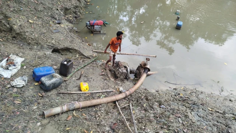 মুরাদনগরে অবৈধ বালু উত্তোলনের বিরুদ্ধে অভিযান, ড্রেজার ব্যবসায়ীকে কারাদণ্ড