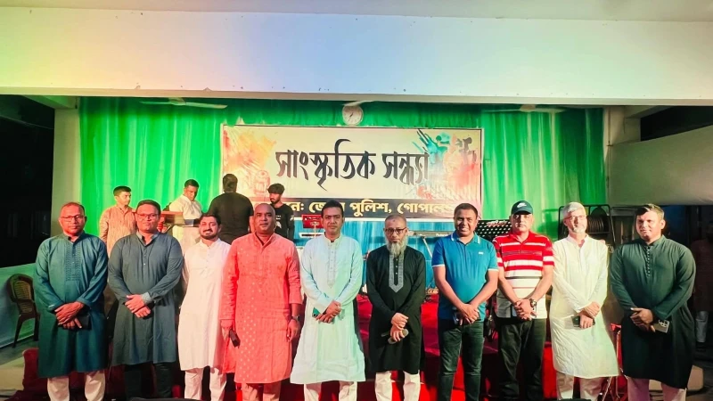 “আমার পুলিশ আমার দেশ, সবার আগে বাংলাদেশ” স্লোগানে গোপালগঞ্জ জেলা পুলিশের সাংস্কৃতিক সন্ধ্যা