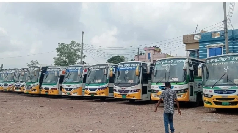 বাস চলাচল নিয়ে বিরোধ, ঈদযাত্রায় চরম ভোগান্তিতে যাত্রীরা