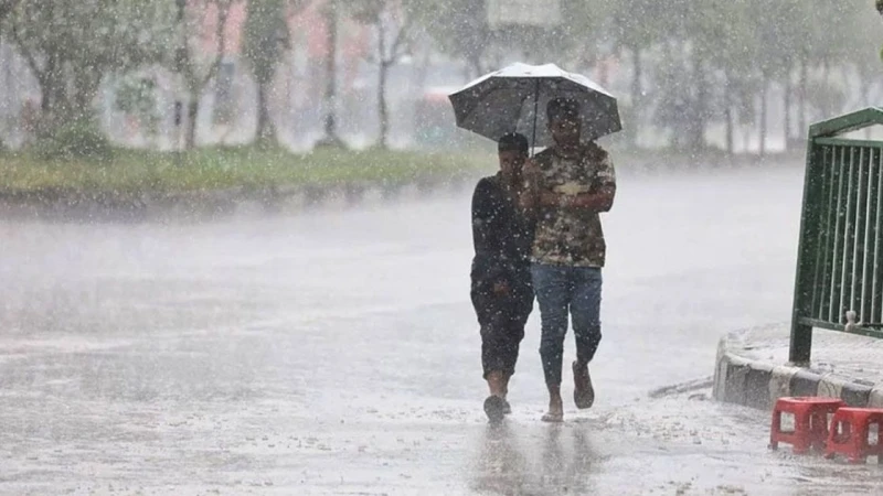 ১৮ অঞ্চলে ৬০ কিলোমিটার বেগে ঝড়-বৃষ্টির শঙ্কা