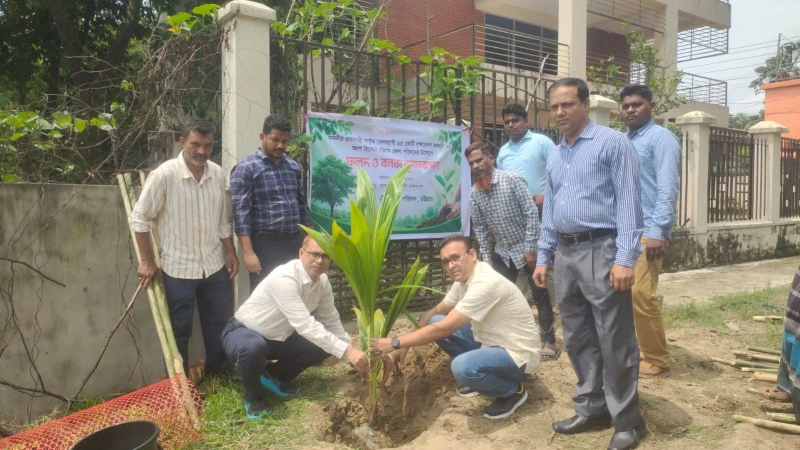 চট্টগ্রাম জেলা পরিষদের উদ্যোগে পটিয়া ডাকবাংলোয় বৃক্ষরোপণ কর্মসূচির উদ্বোধন