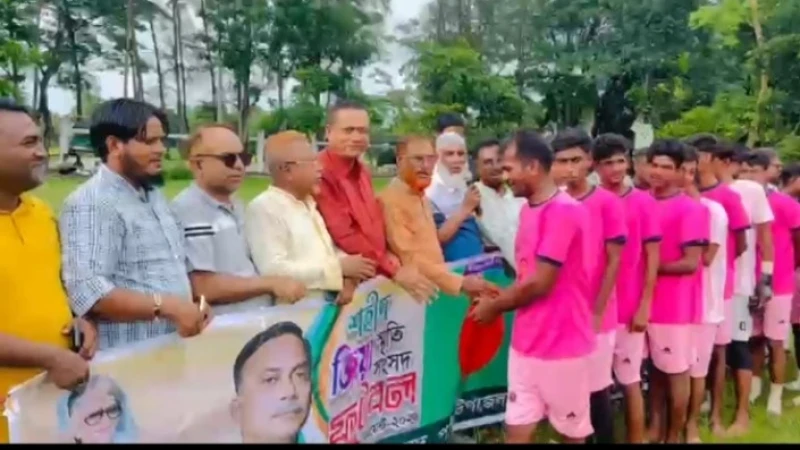 পটিয়ায় শহীদ জিয়া স্মৃতি সংসদের প্রীতি ফুটবল টুর্নামেন্টে বড়লিয়ার জয়