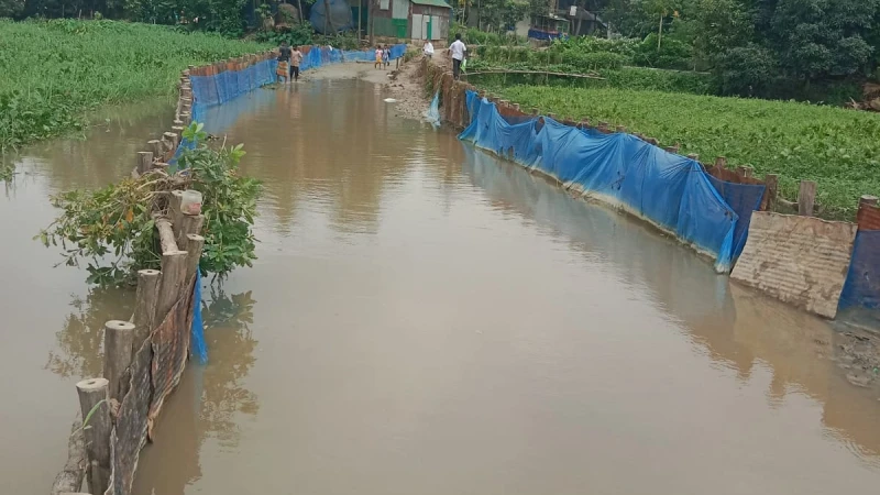 ঢাকা প্রেসে সংবাদ প্রকাশের ৫ ঘন্টার মধ্যে রাস্তার বালু অপসারণে দ্রুত উদ্যোগ