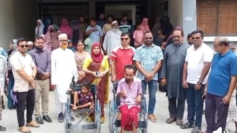 পঞ্চগড়ে ২০ জনকে হুইলচেয়ার ও শিক্ষার্থীদের ৩৯টি বাইসাইকেল বিতরণ