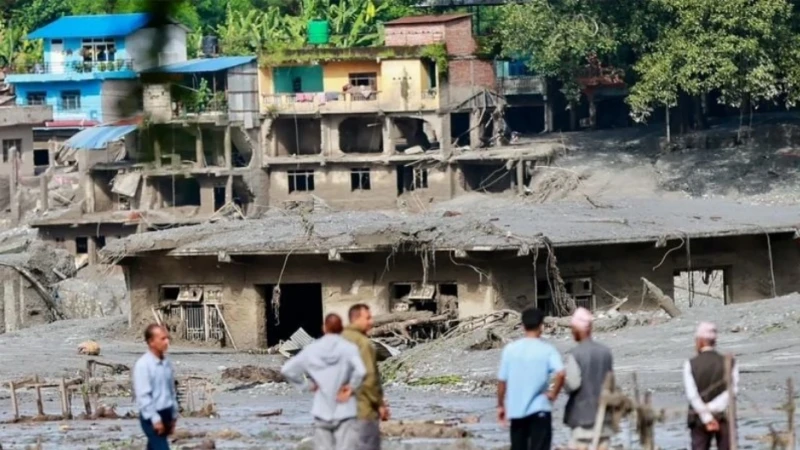 এক দিনের ব্যবধানে সিদ্ধান্ত বদল, বন্যা উদ্ধারে বিদেশি সহায়তা নিচ্ছে নেপাল