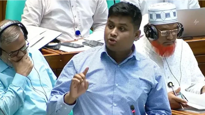 ব্রাহ্মণবাড়িয়ার ঘটনায় দুঃখপ্রকাশ করলেন হাসনাত আবদুল্লাহ