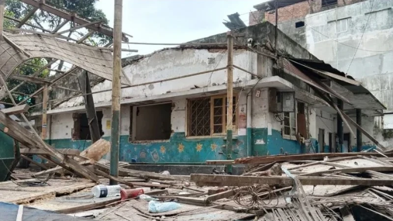 মিরপুরে স্বাস্থ্যকেন্দ্র ভাঙচুর: চারজন গ্রেপ্তার