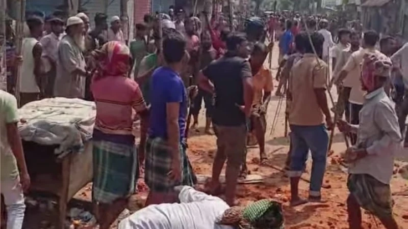 বাহুবলে টমটম স্ট্যান্ড দখল নিয়ে দুই পক্ষের সংঘর্ষ, আহত ২০