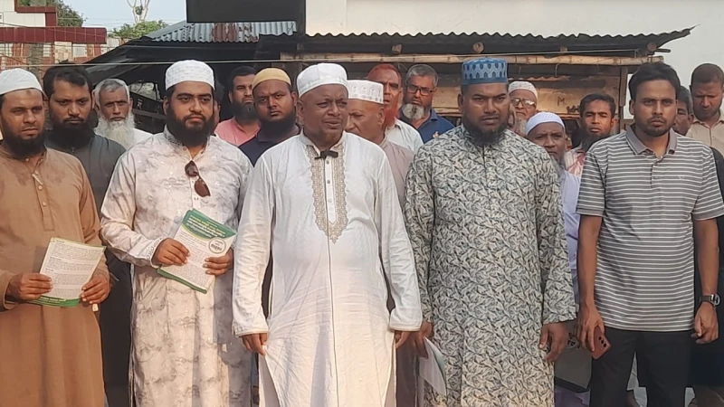 চারঘাটে জামায়াতের গণসংযোগ, জ্বালানি তেলের দাম কমানোর দাবি